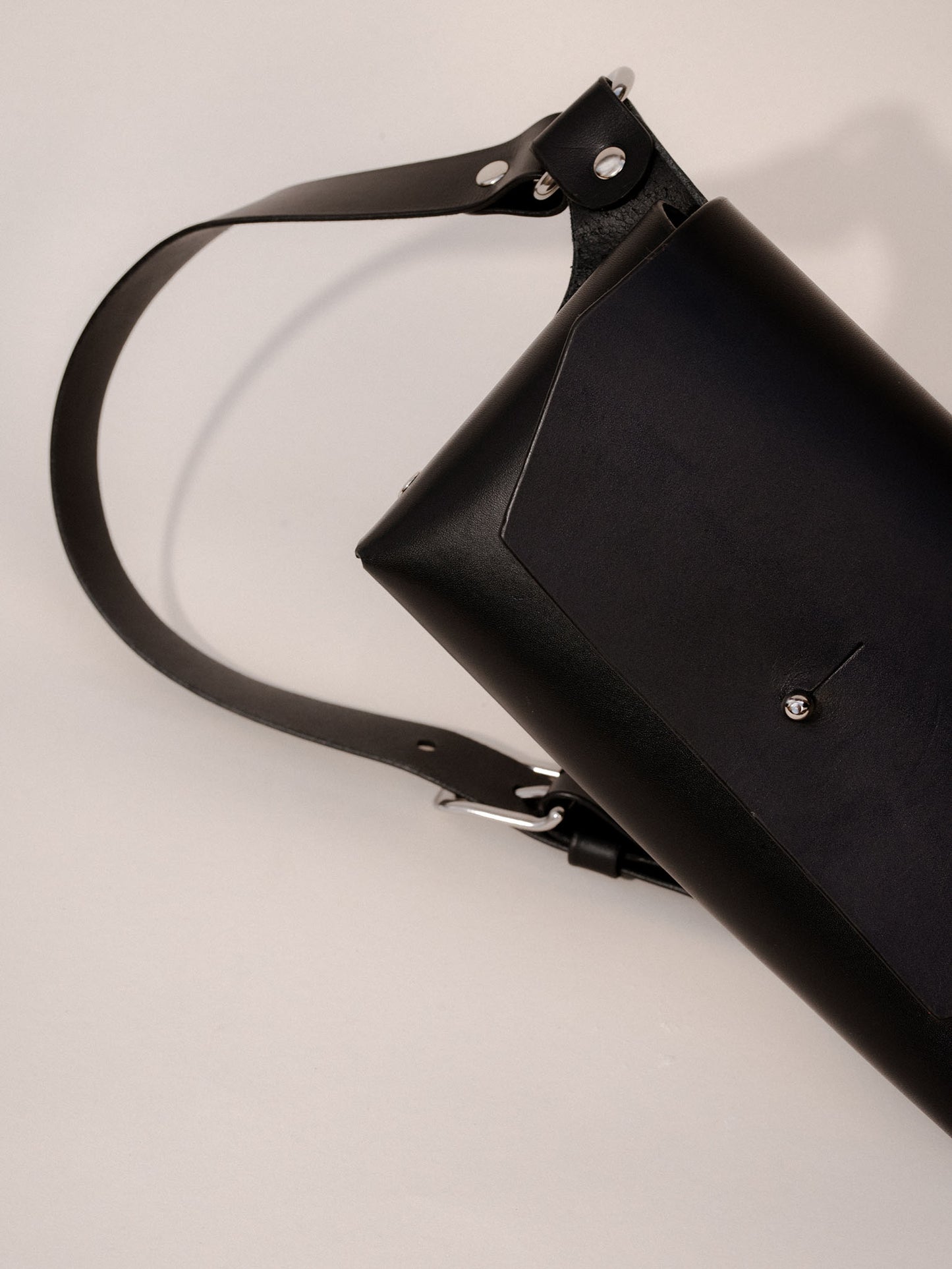 Stainless Black 'The Crossbody' Bag