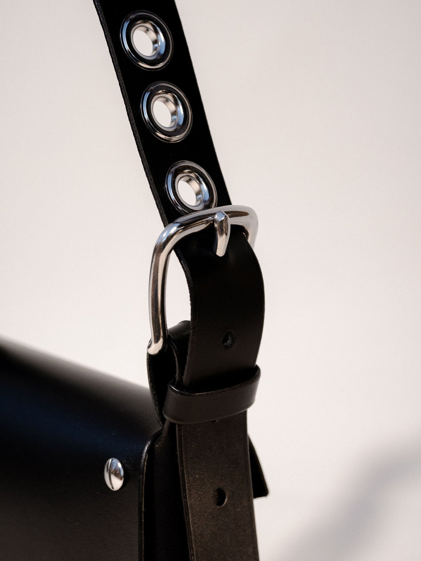 Stainless Close Grommet 'The Hunter' Bag