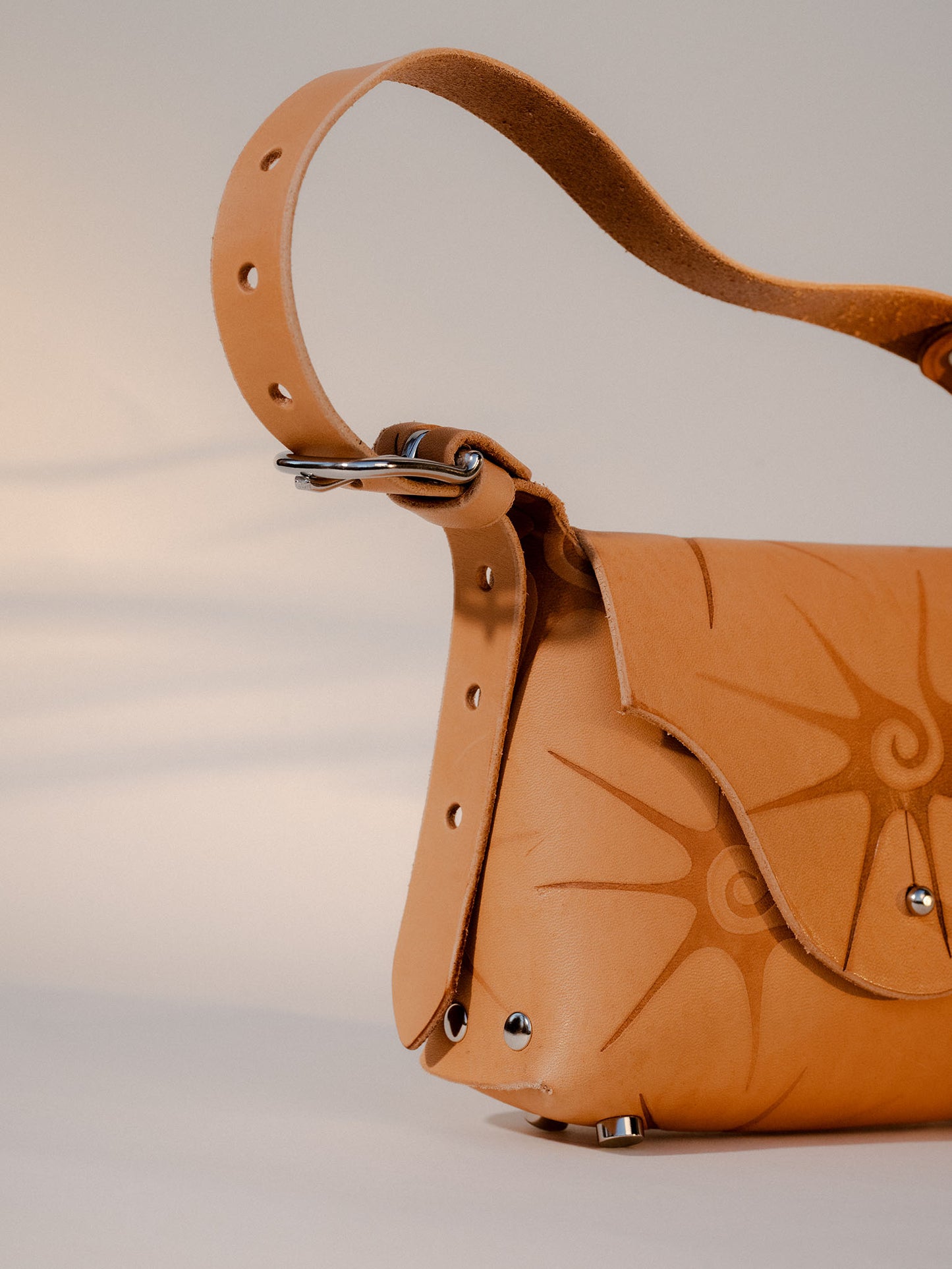 Stainless Natural Spiral 'The Hunter' Bag